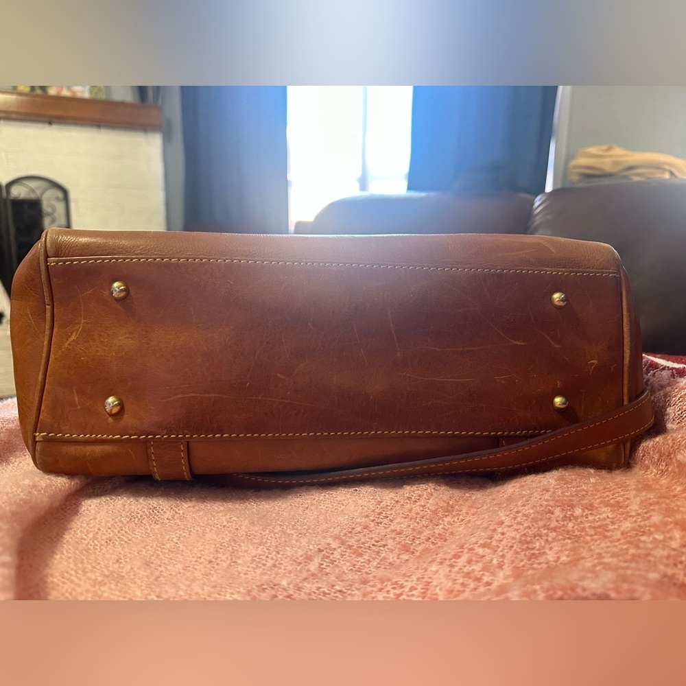 Excellent Used Condition Dooney & Bourke - Picture 3 of 8